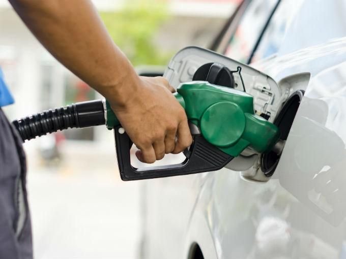 Gobierno anuncia que el precio de la gasolina en Colombia empezará a bajar tras saldar deuda del Fondo de Estabilización